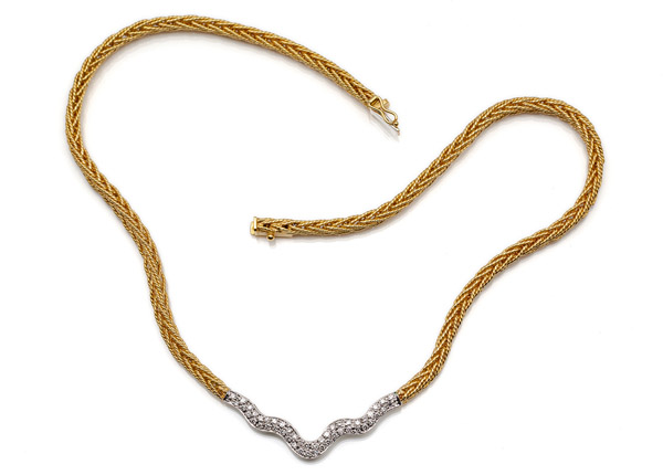 <b>A DIAMOND AND GOLD NECKLACE</b>