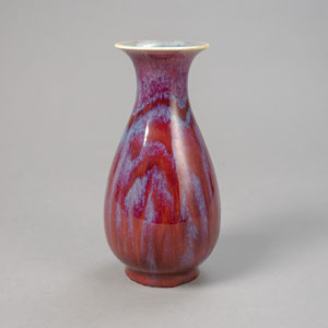 <b>A PEAR-SHAPED FLAMBÉ-GLAZED VASE</b>