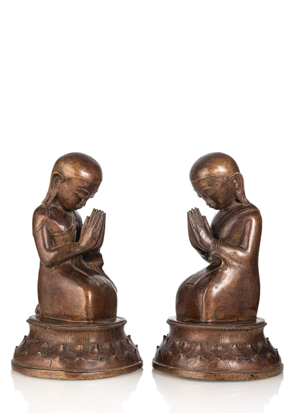 <b>Paar Adoranten aus Bronze im Anbetungsgestus</b>