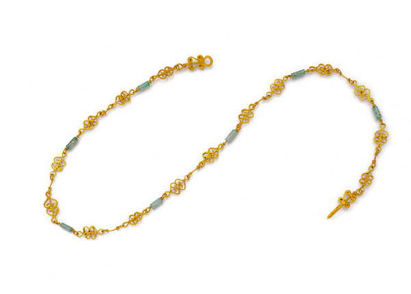 <b>Historisierendes Halsband im römischen Stil</b>