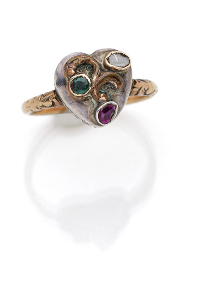 <b>A HEART SHAPED RING WITH COLOURED STONES</b>