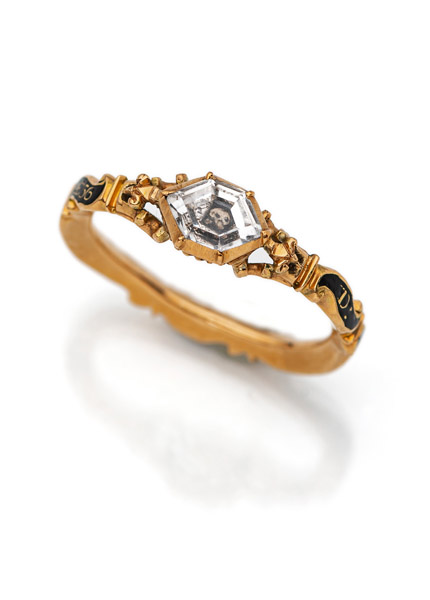 <b>A MEMORY RING WITH ROCK CRYSTAL</b>