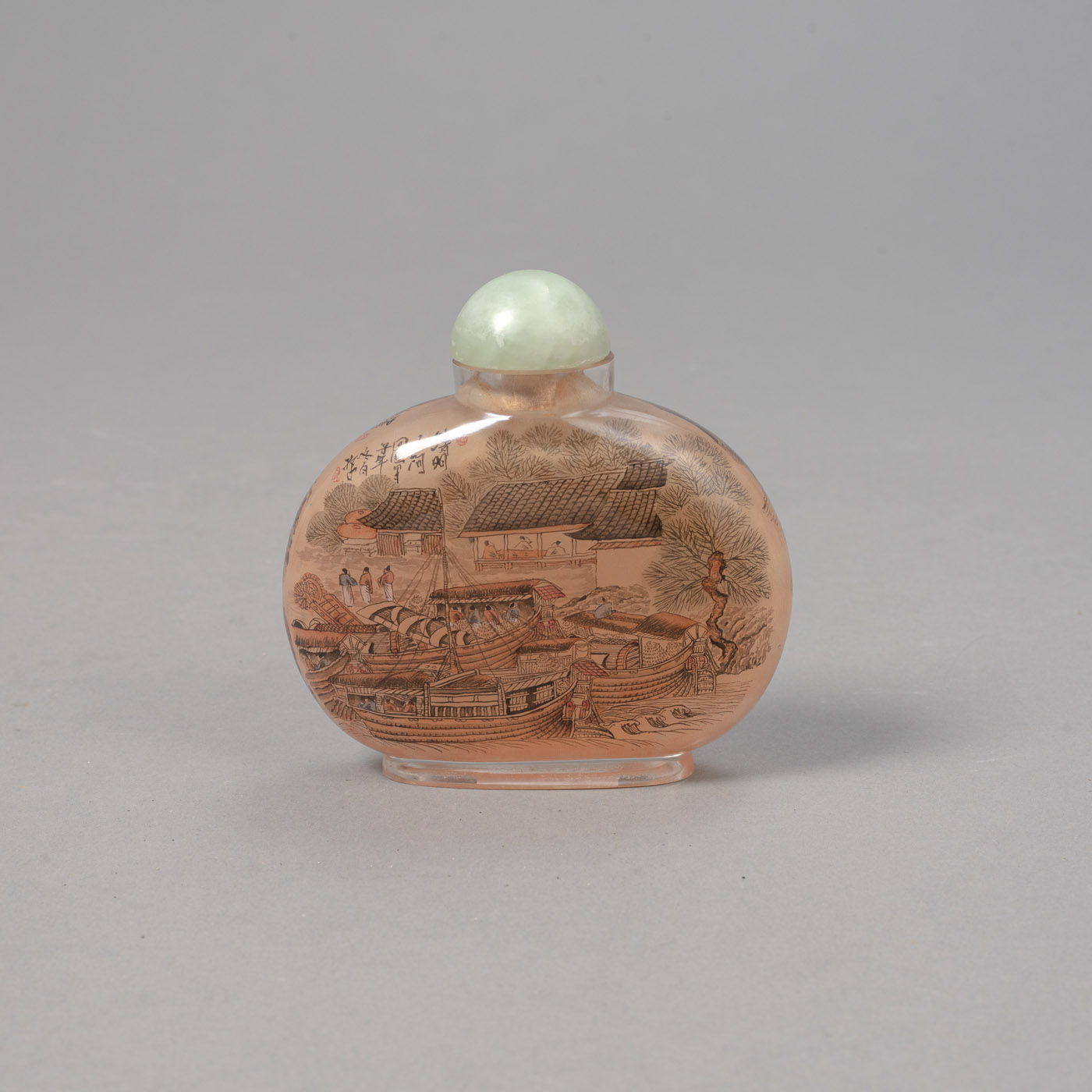 <b>Tisch-Snuffbottle aus Glas mit Innenmalerei von Szenen aus der 'Qingming-Rolle'</b>