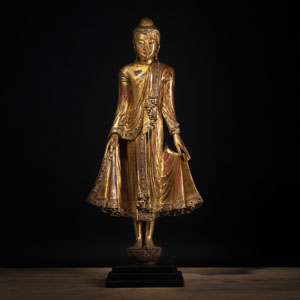 <b>Holzfigur des stehenden Buddha Shakyamuni im Mandalay-Stil</b>