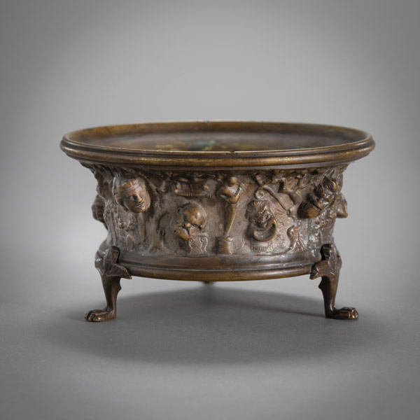 <b>A RENAISSANCE STYLE BRONZE FOOTED BOWL</b>