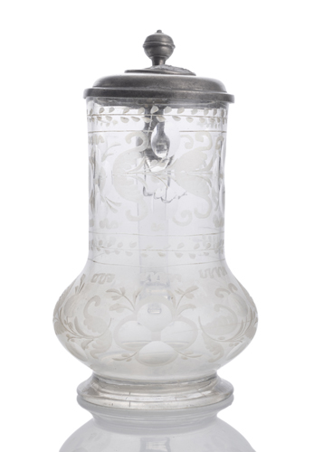 <b>Glaskrug mit Zinndeckel</b>