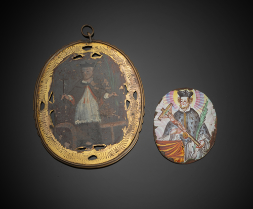<b>Emaille-Plakette und Anhänger mit Johannes Nepomuk Darstellungen</b>