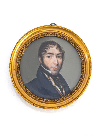 <b>Portrait eines Herren in blauer Jacke</b>