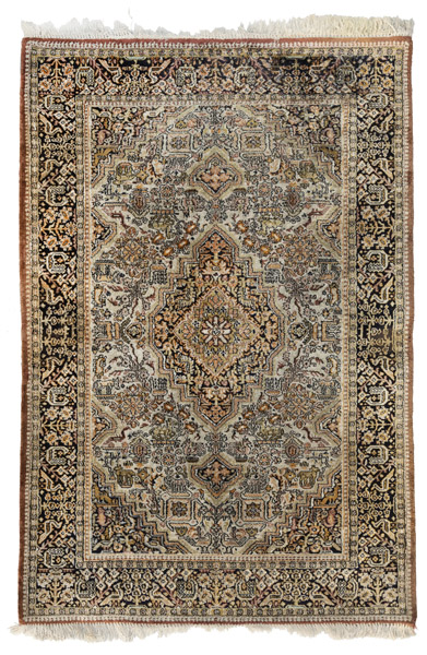 <b>Silk Ghom</b> <b>Silk Ghom</b>