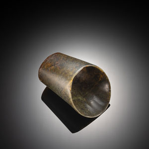 <b>A SPINACH-GREEN JADE HAIR ORNAMENT IN SHAPE OF A HOOF</b> <b>A SPINACH-GREEN JADE HAIR ORNAMENT IN SHAPE OF A HOOF</b>