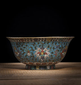 <b>A LOTUS AND FO-LIONS CLOISONNÉ BOWL</b>