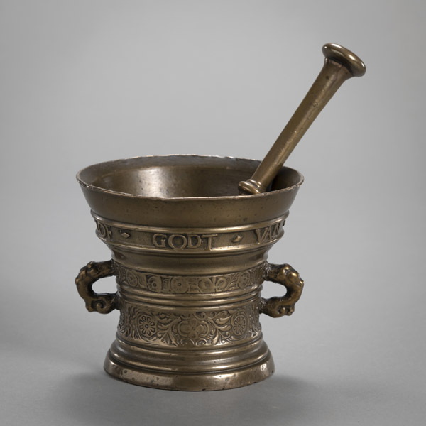 <b>A DUTCH BAROQUE MORTAR</b>
