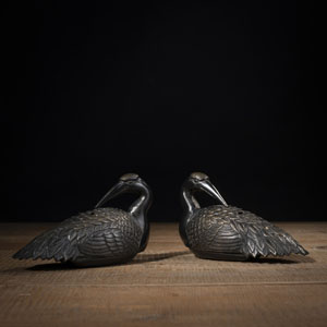 <b>A PAIR OF BRONZE CRANE KORO</b>