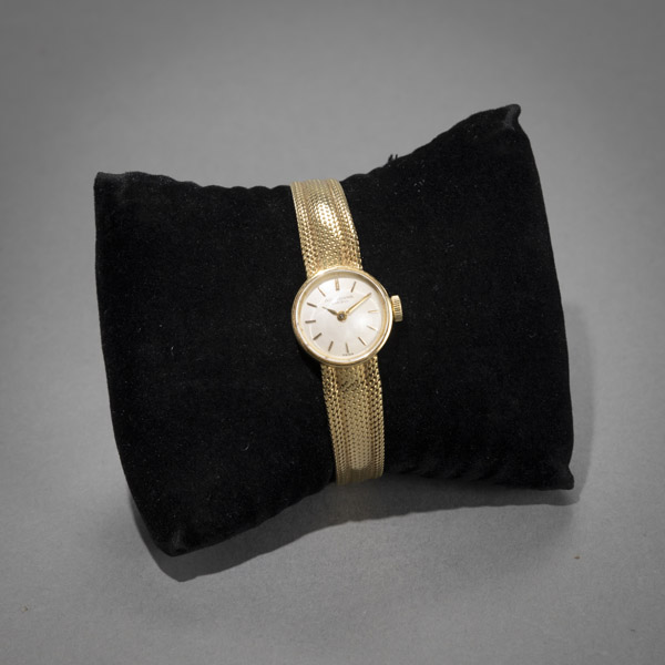 <b>A LADY'S GOLD WATCH IWC</b>