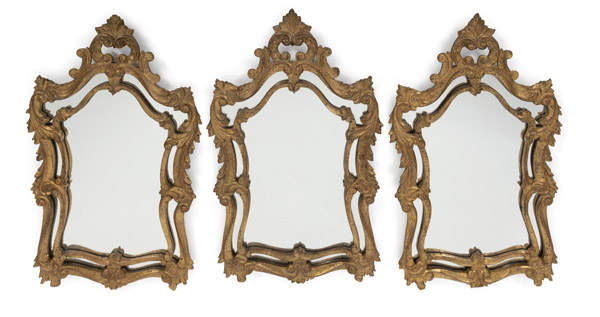 <b>A SERIES OF THREE BAROQUE STYLE CARVED WOOD MIRRORS</b> <b>A SERIES OF THREE BAROQUE STYLE CARVED WOOD MIRRORS</b>