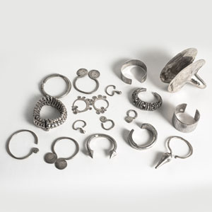 <b>A GROUP OF SILVER HAIR ORNAMENTS, BRACELETS, AND OTHER JEWELLERY</b>