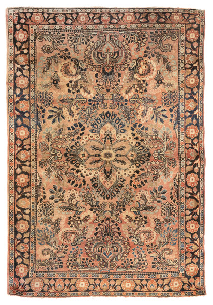 <b>A semi antique Sarouk rug</b>