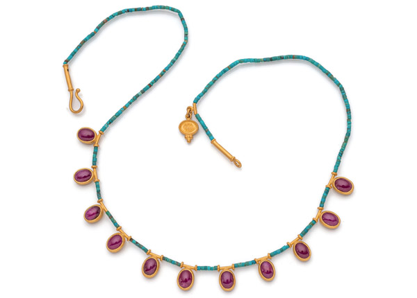<b>A GOLD AND COLOUR STONE NECKLACE</b>