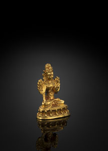 <b>Figur der Tara auf einem Lotus aus Gold</b>