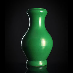 <b>Smaragdgrün glasierte Vase aus Porzellan</b>