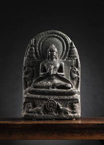 <b>Stele des Buddha aus dunkelgrauem Phyllit</b>