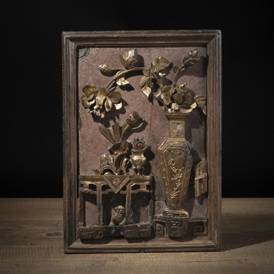 <b>A WOOD CARVED RELIEF PICTURE DEPICTING ANTIQUES, PARTIALLY RED-LACQUERED AND GILT</b>