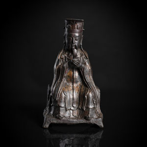 <b>Bronze eines daoistischen Offiziellen ein Zepter haltend, Reste von Lackvergoldung</b>