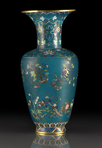 <b>A LARGE CLOISONNÉ ENAMEL LOTOS AND FLOWER VASE</b>
