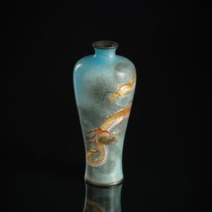 <b>Meiping-Vase mit Ginbari-Dekor von Drachen und fünf weitere Cloisonné-Vasen</b>