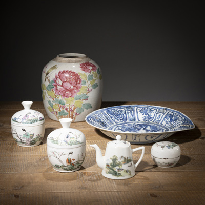 <b>A BLUE AND WHITE 'KRAAK' PORCELAIN PLATE</b>