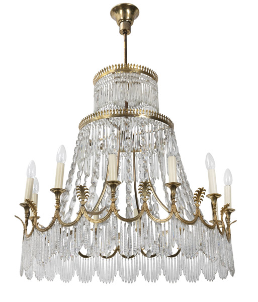 <b>A GERMAN ORMOLU MOUNTED AND CUT GLASS TWELFE LIGHT CHANDELIER</b>