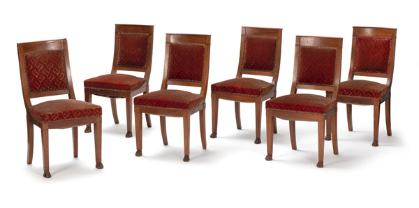 <b>A SET OF SIX EMPIRE MAHOGANY DINING CHAIRS</b>