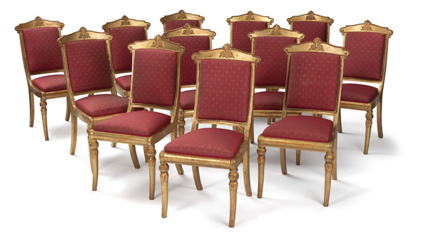 <b>A SET OF TWELVE GILTWOOD SIDE CHAIRS</b>