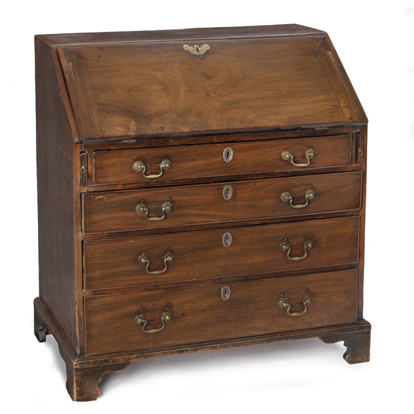 <b>AN ENGLISH MAHOGANY WRITING BUREAU</b> <b>AN ENGLISH MAHOGANY WRITING BUREAU</b>