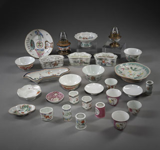 <b>A GROUP OF POLYCHROME PORCELAIN BOWLS, DISHES, BOXES, VESSELS, AND OPIUM LAMPS</b>