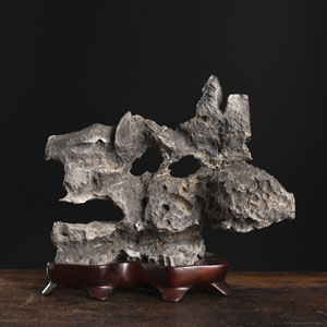 <b>A 'LINGBI' SCHOLAR'S ROCK</b>