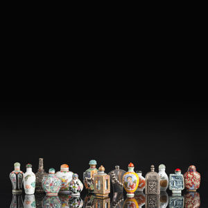 <b>A GROUP OF 15 SNUFFBOTTLES OF VARIOUS MATERIALS, A.O. PORCELAIN AND SILVER</b>