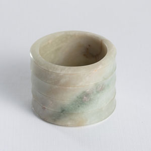 <b>A SMALL BAMBOO-SHAPED JADE BRUSHWASHER</b> <b>A SMALL BAMBOO-SHAPED JADE BRUSHWASHER</b>