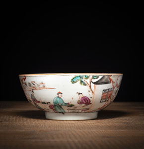 <b>A 'FAMILLE ROSE' FIGURAL PORCELAIN BOWL</b> <b>A 'FAMILLE ROSE' FIGURAL PORCELAIN BOWL</b>