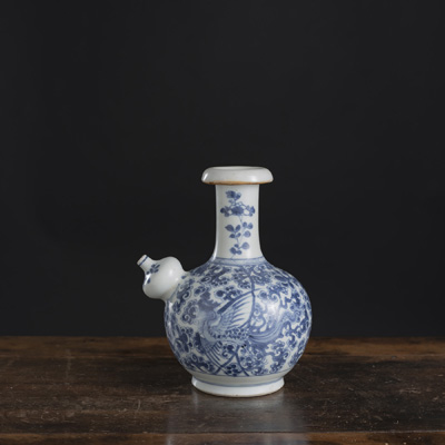<b>A BLUE AND WHITE PORCELAIN KENDI</b> <b>A BLUE AND WHITE PORCELAIN KENDI</b>