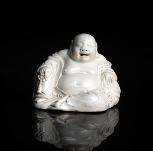 <b>Figur des Budai aus Dehua-Ware</b>
