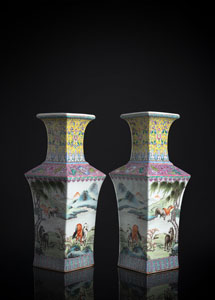 <b>A PAIR OF SQUARE 'FAMILLE ROSE' 'EIGHT GRAZING HORSES' PORCELAIN VASES</b>
