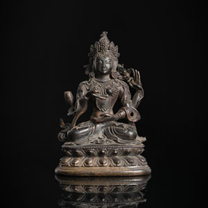 <b>Bronze der Ushnishavijaya auf einem Lotus</b>