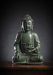 <b>Bronze des Buddha im Meditationssitz, teils grün korrodiert</b>