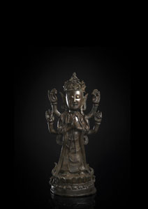 <b>Bronze des sechsarmigen Guanyin auf einem Lotus stehend</b>