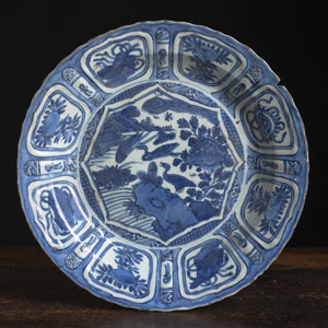 <b>A BLUE AND WHITE KRAAK DISH</b> <b>A BLUE AND WHITE KRAAK DISH</b>