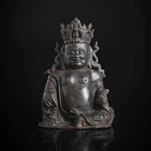 <b>Bronze des Budai mit seiner Gebetskette sitzend an seinem Sack dargestellt</b>