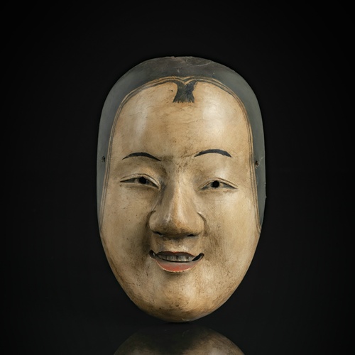 <b>Nô-Maske eines Mädchens aus Holz mit Lackauflage und Fassung und Maske eines Mannes</b>