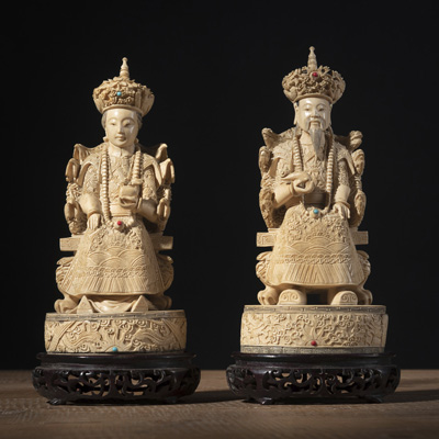 <b>TWO IVORY CARVINGS OF AN IMPERIAL COUPLE</b>
