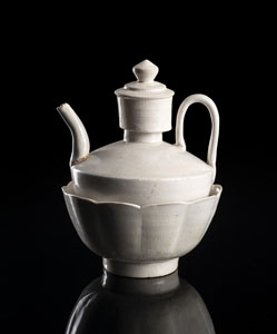 <b>A 'QINGBAI'-WARE EWER AND COVER WITH WARMING BOWL</b>